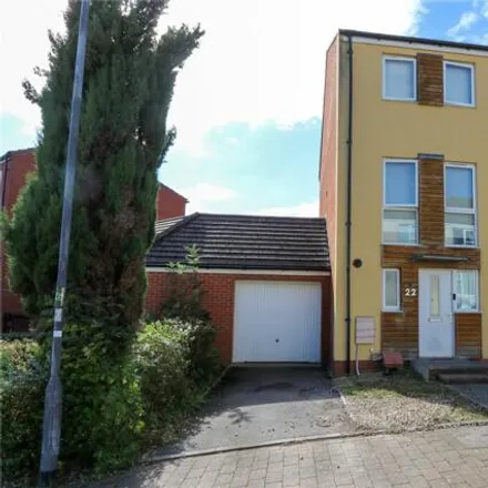 Buy this 3 bed townhouse on 54 Hammond Road in Patchway, BS34 5AP