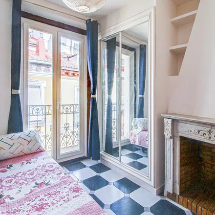 Image 3 - Calle del Barco, 18, 28004 Madrid, Spain - Apartment for rent