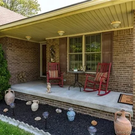 Image 3 - 1818 Twinbrook Drive, Clarksville, IN 47172, USA - House for sale