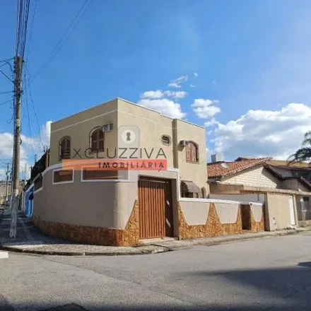 Buy this 3 bed house on Rua Frederico Ozanan in Cavarucanguera, Taubaté - SP