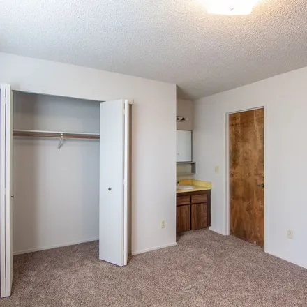 Image 3 - North Boulder Drive, Redding, CA 96003, USA - Apartment for rent