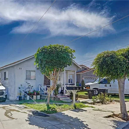 Buy this studio townhouse on 908 McFarland Avenue in Los Angeles, CA 90744