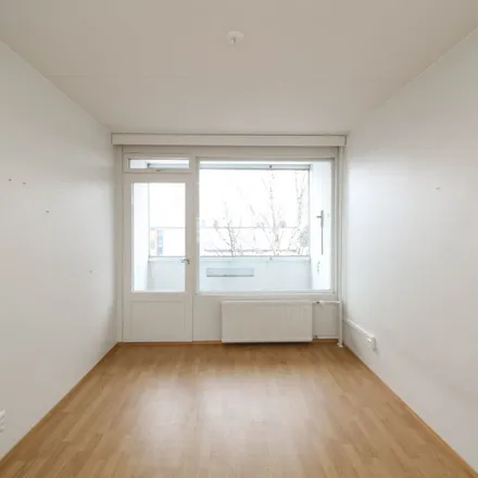 Rent this 2 bed apartment on Malminiitynpolku 3 in 01350 Vantaa, Finland