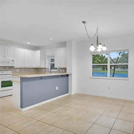 Image 2 - 1813 Northwest 74th Way, Pembroke Pines, FL 33024, USA - House for sale
