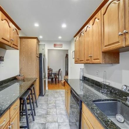 Rent this 2 bed condo on 709 Palmer Court in Mamaroneck, Mamaroneck