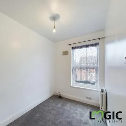 Image 7 - 57 Brigg's Avenue, Castleford, WF10 5BD, United Kingdom - Townhouse for sale