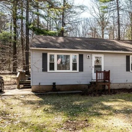 Buy this 3 bed house on 8 Knotty Knoll Circle in Farmington, Strafford County