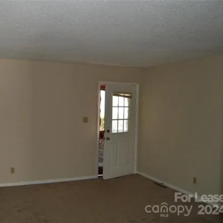 Image 3 - 211 North Kelly Street, Westwood, Statesville, NC 28677, USA - Apartment for rent