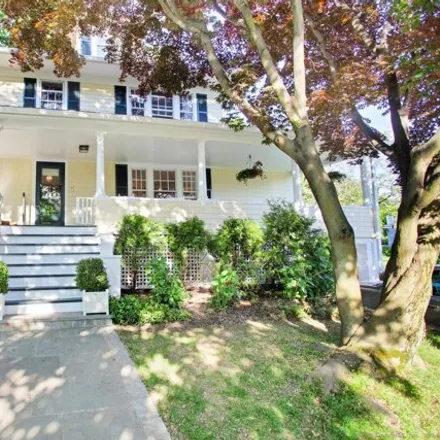 Buy this 5 bed house on 10 Park Avenue in Greenwich, CT 06870