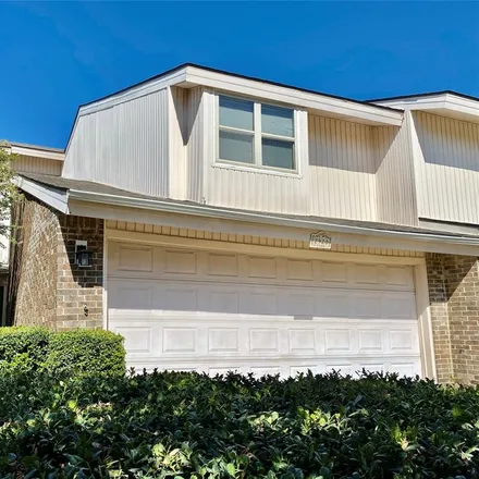 Image 2 - 2920 Woodcroft Circle, Carrollton, TX 75006, USA - House for rent