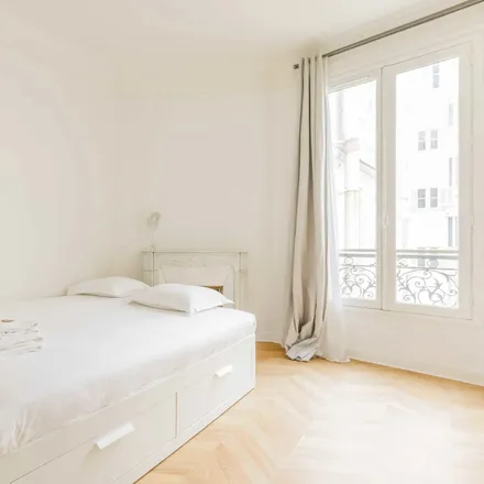 Rent this 2 bed apartment on 45 Rue Rennequin in 75017 Paris, France
