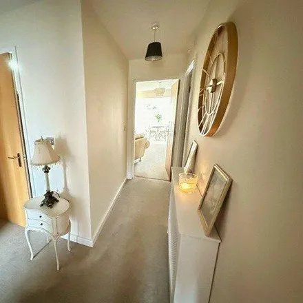 Image 3 - Lifestyle Express, Roman Road, Middlesbrough, TS5 6DY, United Kingdom - Apartment for sale