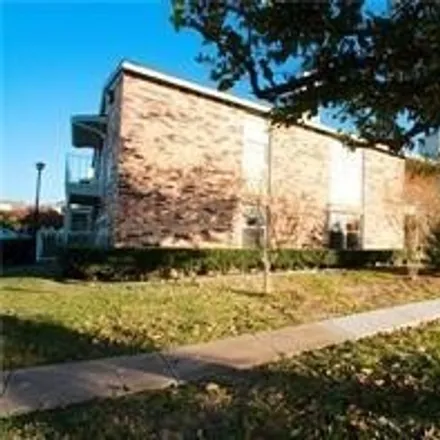 Image 2 - Trinity Meadows Apartments Road, Carrollton, TX 75007, USA - Condo for sale