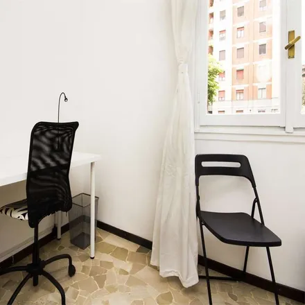 Image 4 - Scuola dell'infanzia Salvatore Barzilai, Via Salvatore Barzilai, 20146 Milan MI, Italy - Room for rent