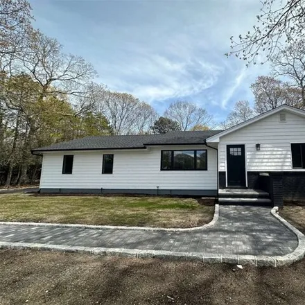 Buy this 3 bed house on 15 Landing Lane in Southampton, East Quogue