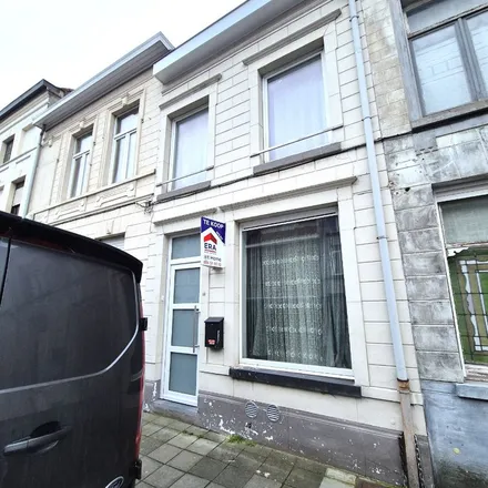 Rent this 1 bed apartment on Koningstraat 68 in 8930 Menin, Belgium