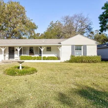 Rent this 3 bed house on 3524 Corto Avenue in Fort Worth, TX 76109