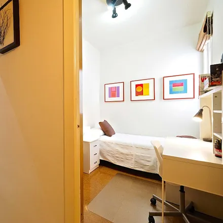 Rent this 1 bed room on Carrer de Sant Antoni Maria Claret in 75, 08001 Barcelona