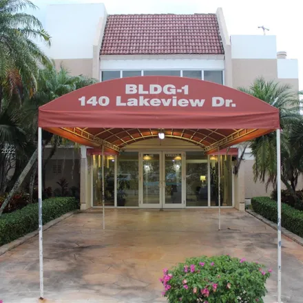 Buy this 2 bed condo on 140 Lakeview Drive in Weston, FL 33326