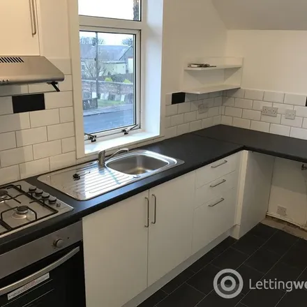 Rent this 2 bed apartment on Westbourne Avenue in Hull, HU5 3JN