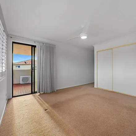 Image 9 - Santa Isobel Boulevard, Pacific Pines QLD 4212, Australia - Apartment for rent