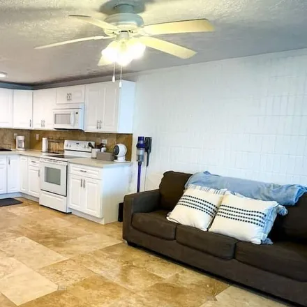 Rent this 1 bed condo on Hauula in HI, 96717