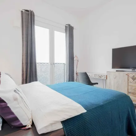 Rent this 5 bed apartment on Klara-Franke-Straße 16 in 10557 Berlin, Germany