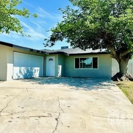 Buy this 3 bed house on 1401 Madrid Avenue in City of Bakersfield, CA 93309