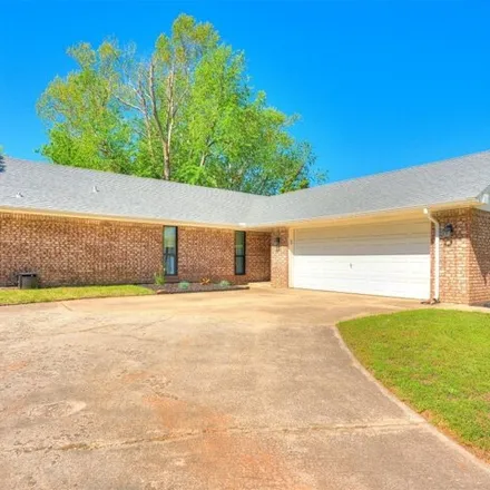 Buy this 3 bed house on 1163 Merrymen Green in Norman, OK 73072