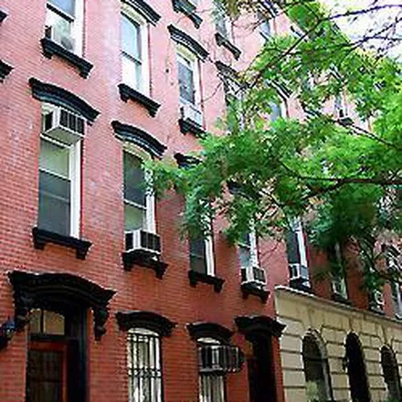 Image 5 - Junior High School 167, East 76th Street, New York, NY 10021, USA - Townhouse for rent