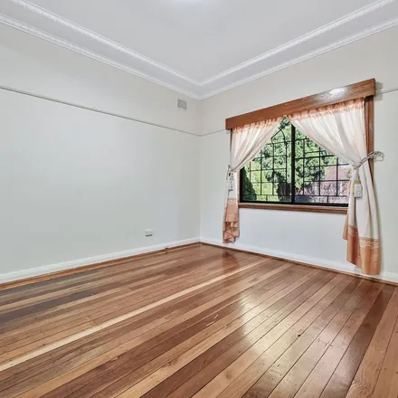Image 4 - Karingal Street, Kingsgrove NSW 2208, Australia - Apartment for rent