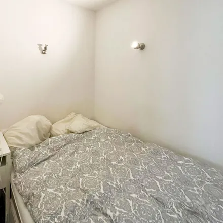 Rent this 3 bed apartment on Urbanstraße 18 in 73207 Plochingen, Germany