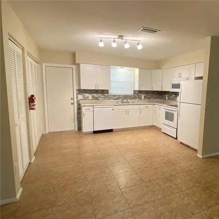 Image 2 - 1856 Springtime Avenue, Clearwater, FL 33755, USA - Duplex for rent