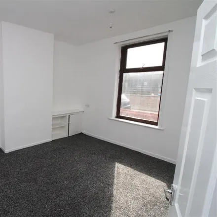 Image 2 - 18 Cavendish Place, Blackburn, BB2 2PN, United Kingdom - House for rent