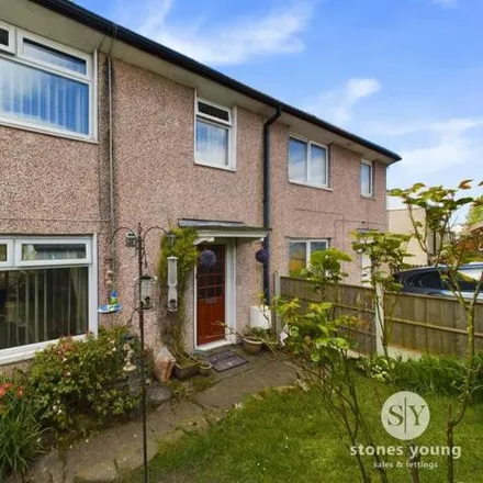 Buy this 3 bed townhouse on Tintern Crescent in Blackburn, BB1 5RT