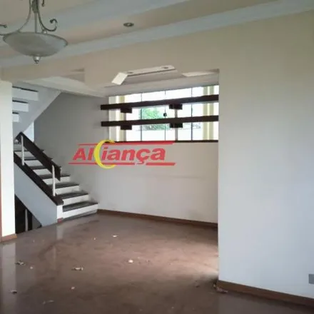Rent this 4 bed house on Avenida Doutor Carlos de Campos 32 in Maia, Guarulhos - SP