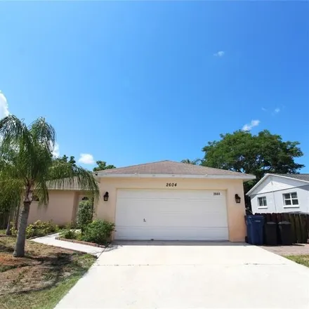 Rent this 3 bed house on 2592 32nd Avenue East in Samoset, Manatee County