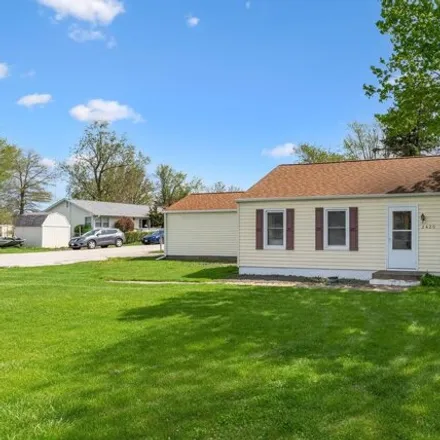 Buy this 3 bed house on 10 Karen Drive in Muscatine, IA 52761