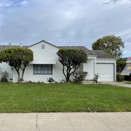 Buy this 3 bed house on 1811 West Michigan Avenue in Stockton, CA 95204