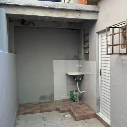 Rent this 1 bed house on Rua Professor José de Souza Herdy in Jardim 25 de Agosto, Duque de Caxias - RJ