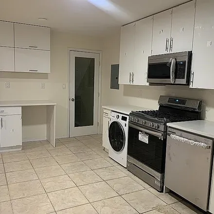 Rent this 4 bed townhouse on 283 Ogden Avenue in Jersey City, NJ 07307