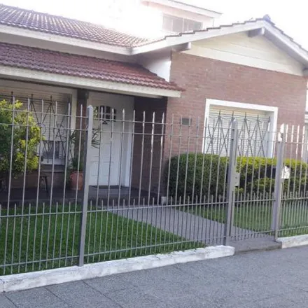 Image 2 - Riobamba 120, Partido de Lomas de Zamora, B1832 DEF Temperley, Argentina - House for sale