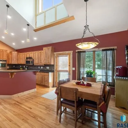 Image 5 - 1198 Laura Lee Court, Madison, SD 57042, USA - House for sale