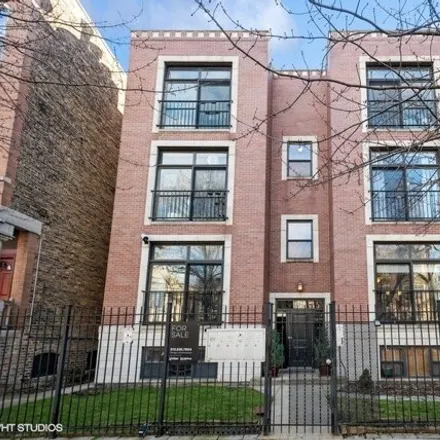 Buy this 4 bed condo on 2617 West Evergreen Avenue in Chicago, IL 60622