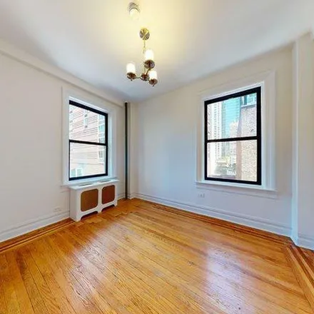 Image 3 - 245 West 51st Street, New York, NY 10019, USA - Apartment for rent