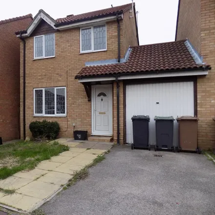 Rent this 3 bed house on Coltsfoot Green in Luton, LU4 0XN