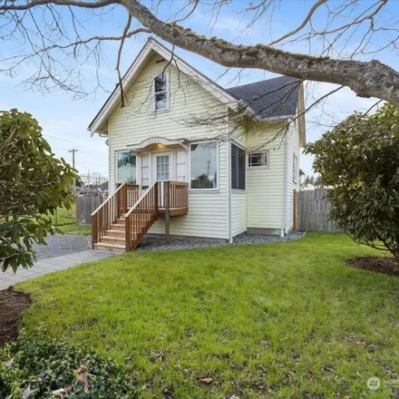 Buy this 4 bed house on Everett Christian School in Cedar Street, Everett