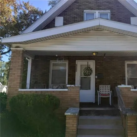 Buy this 3 bed house on 606 Maywood Avenue in Toledo, OH 43608