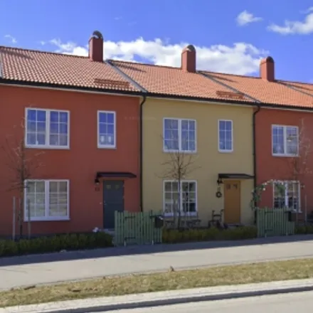 Rent this 5 bed townhouse on Nybygget in Gyllenstiernas Allé, 195 65 Sigtuna kommun