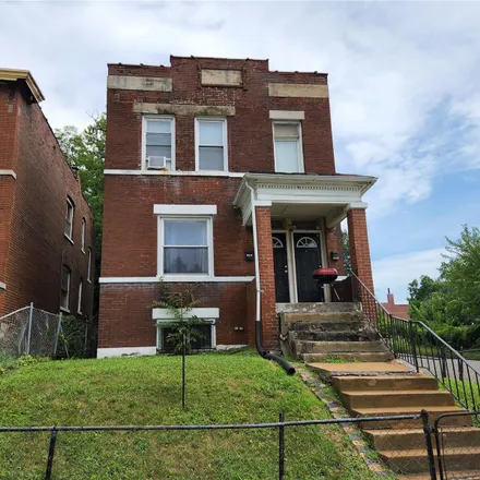 Buy this studio duplex on 1900 Belt Avenue in Saint Louis, MO 63112